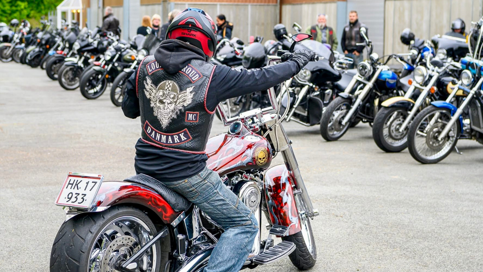 Motorcykeldemonstration “Chain of Silence” for anbragte børn og unge